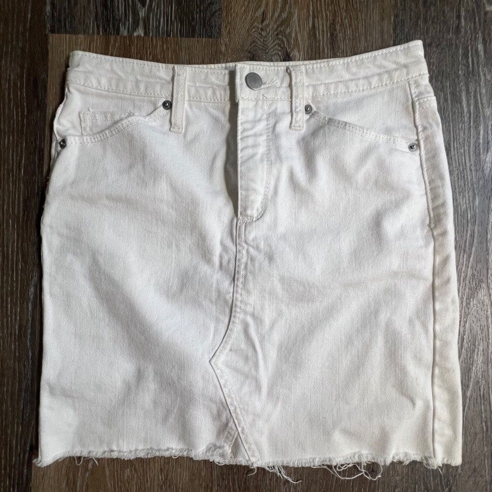 Universal Thread Denim Mini Skirt‎ Womens 2/26 White Raw Hem Frayed Cotton Blend